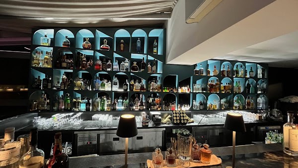 Lemontree & Sky Bar Restaurant Bratislava 1