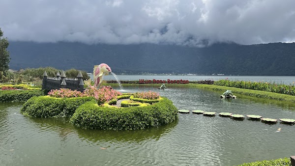 Ulun Danu Beratan Temple 4