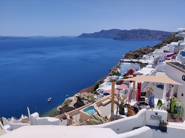 Oia’s Retreat