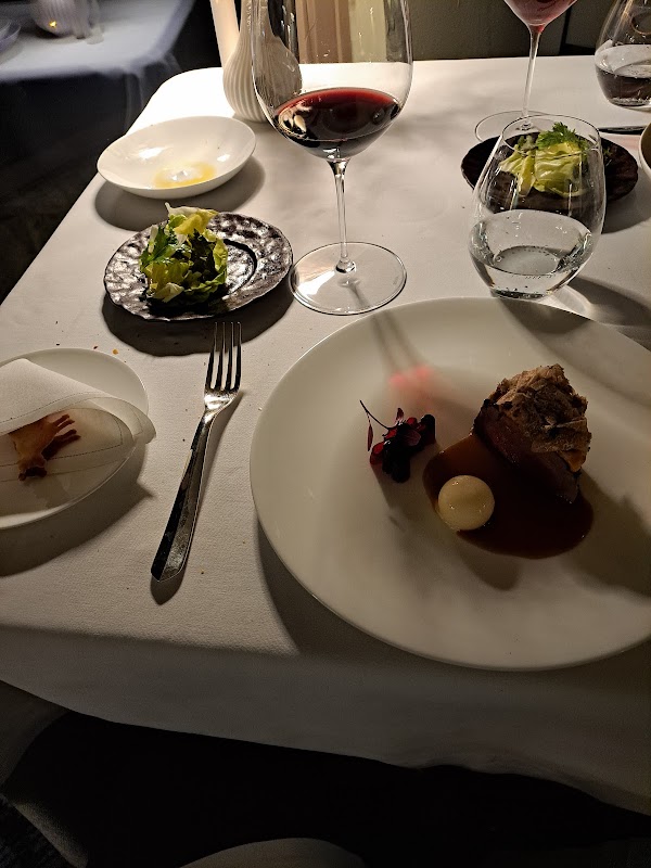 The de Mondion Restaurant 4