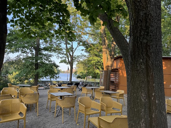 Zenner Biergarten und Weingarten