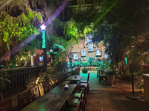 The Black Forest ឌឹ ប្លែក ហ្វរែស