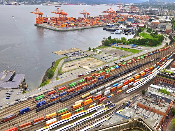 Vancouver's Cultural Mosaic: From Historic Gastown to Vibrant Chinatown 3