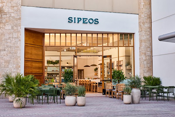 Sipeos Café & Bar
