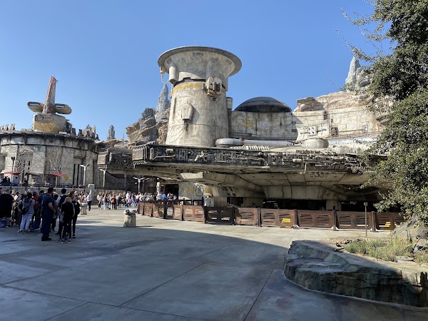 Star Wars: Galaxy's Edge 1