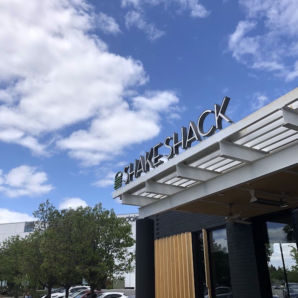 Shake Shack Stanford Shopping Center