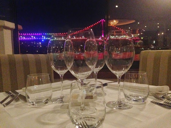 La Vue Waterfront Restaurant 5