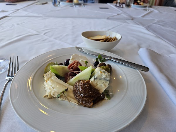 La Vue Waterfront Restaurant 2