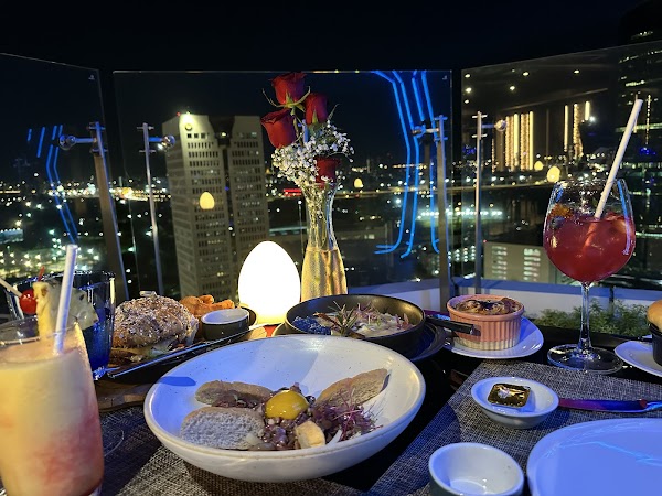 Blue Sky Rooftop Restaurant & Bar at Centara Grand at Central Plaza Ladprao Bangkok 4