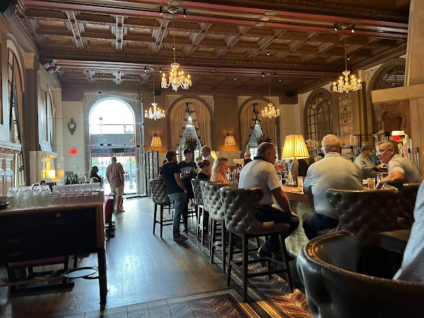 OAK Long Bar + Kitchen 4