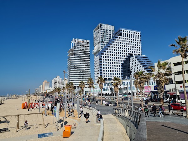 Aviv Beach 5