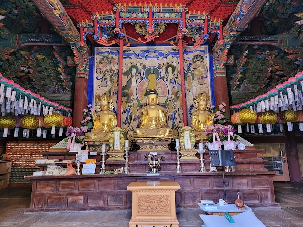 Seoraksan Sinheungsa Temple 4