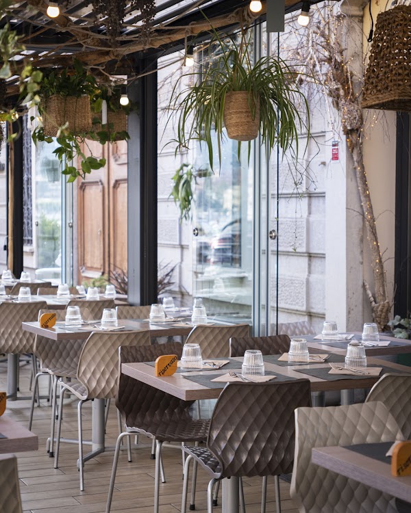 La Vita è Bella | Ristorante & Insalateria (Piazza Croggi)