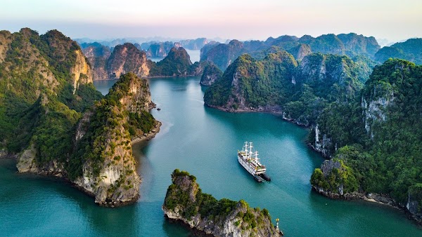 Indochina Junk (Halong bay cruise)