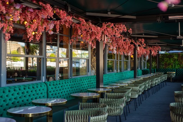 Coco Grill & Lounge 1