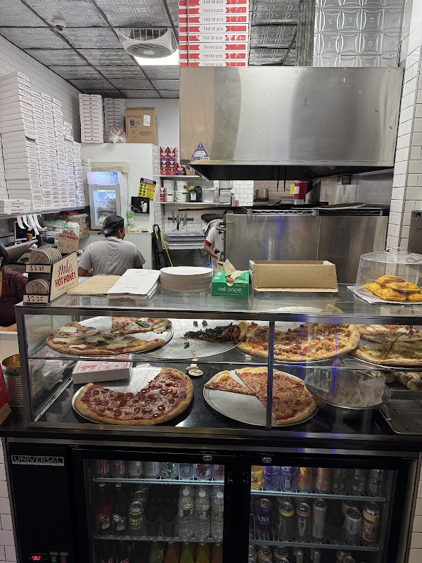 Dado's Pizza and Taproom Harlem 2