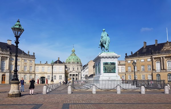 Amalienborg 6