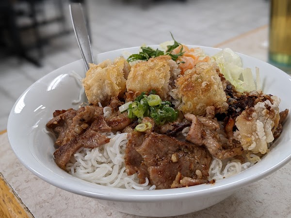 Pho Pasteur Restaurant 5