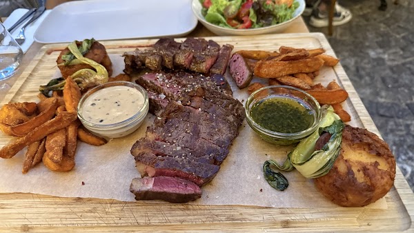 Beerstro14 Steak House Restaurant 5