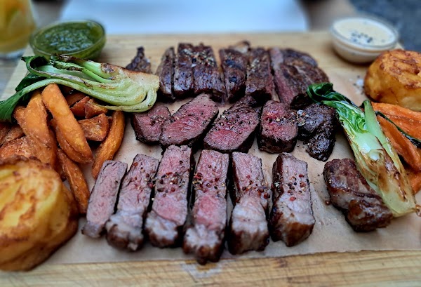 Beerstro14 Steak House Restaurant 4