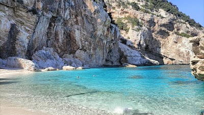 Ispuligedenie / cala Mariolu.