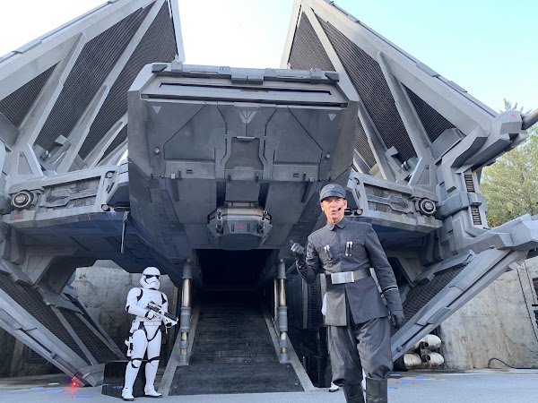 Star Wars: Galaxy's Edge 4