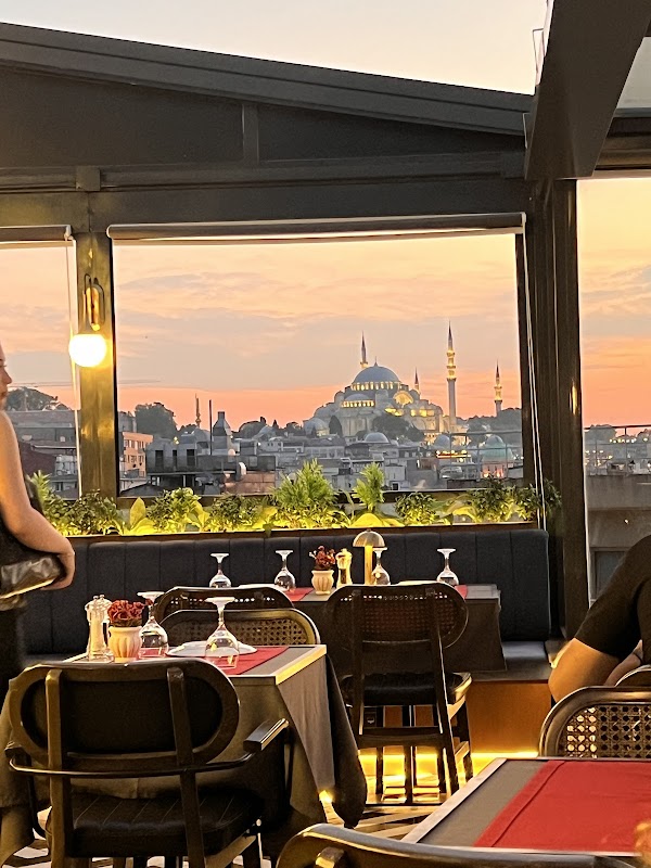 Glamour Rooftop Restaurant 5