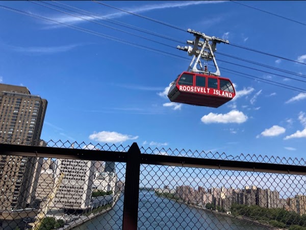 Roosevelt Island Tramway 3