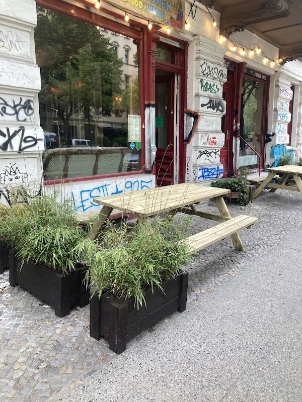 Lia's Kitchen - 100% Vegan