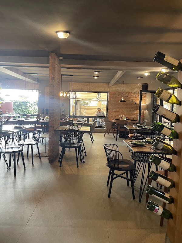 TINTO CARNES & VINOS 2