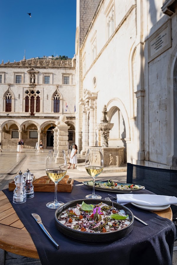 Gradska kavana Arsenal Restaurant 5