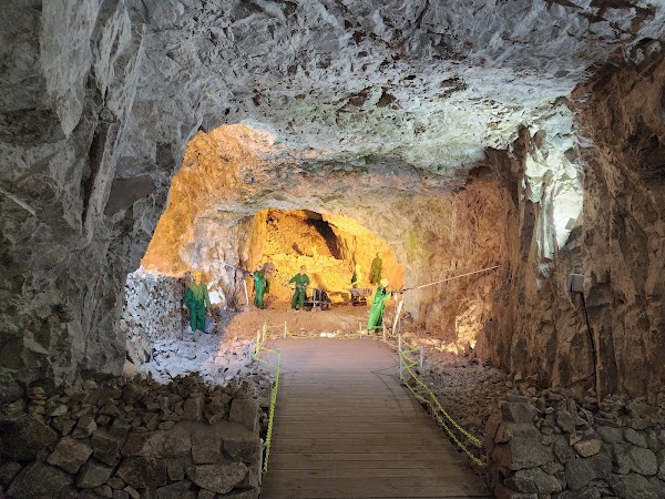 Amethyst Cavern Park 2