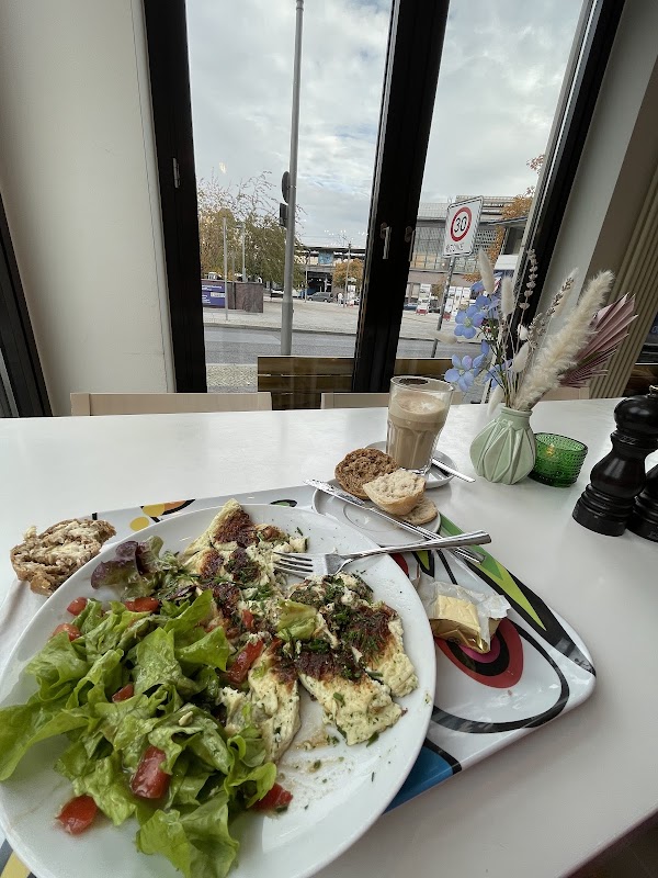 Flamingo Fresh Food Bar 3