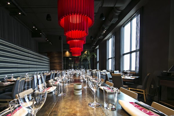 8UP Elevated Drinkery & Kitchen