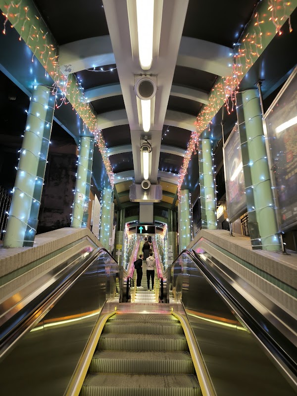 Central-Mid-Levels Escalators 3