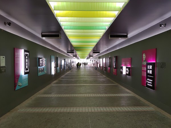 Central-Mid-Levels Escalators 2