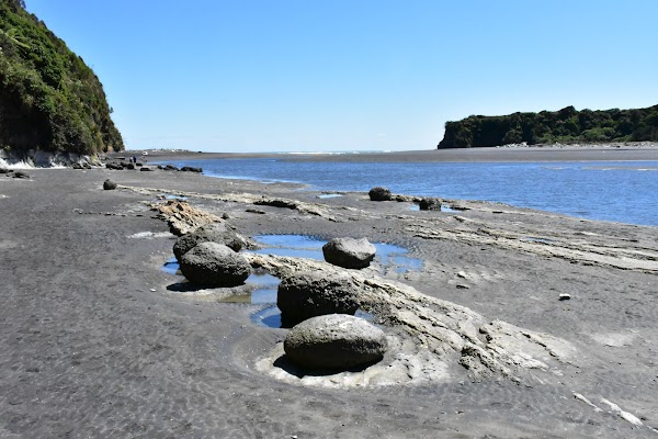 Three Sisters and the Elephant Rock 3