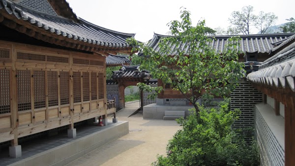 Geoncheonggung Residence