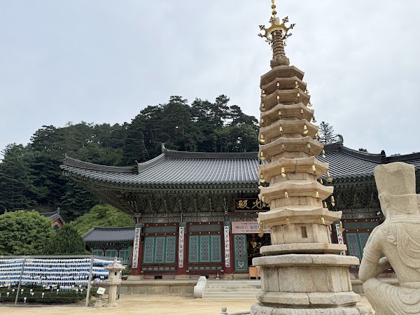 Octagonal Nine Story Stone Pagoda in Woljeongsa 1