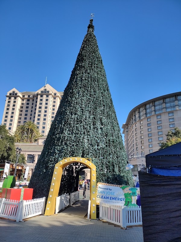 Plaza de Cesar Chavez 5