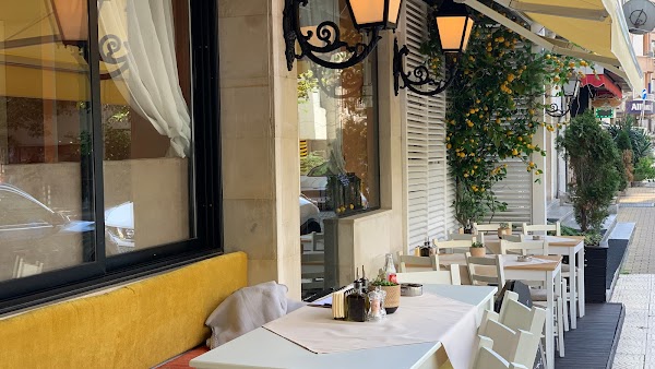 Площадчето 1