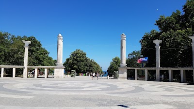 Central entrance Sea Garden