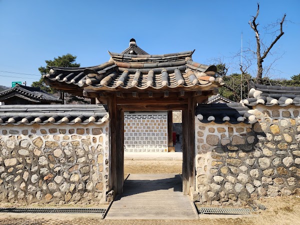 Sareung Royal Tomb (Tomb of Queen Jeongsun of King Danjong) 3