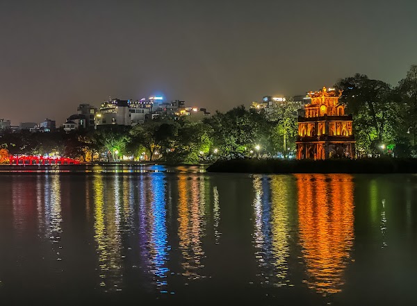 Hoàn Kiếm Lake 6