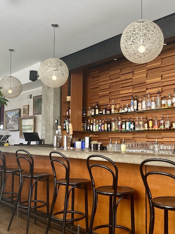 Basil Thai Restaurant & Bar 4