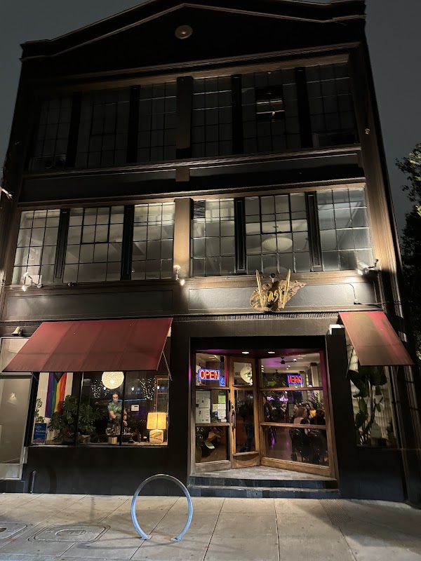 Basil Thai Restaurant & Bar 3