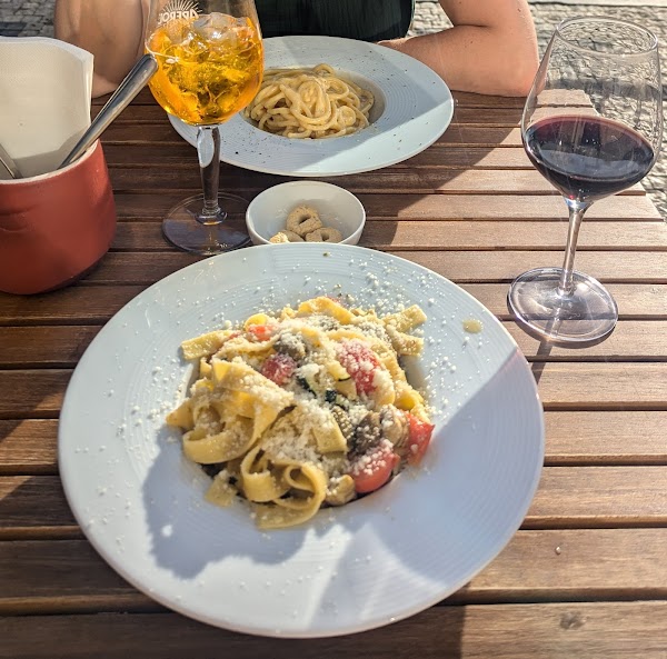 Le due torri italian restaurant bar and shop 3