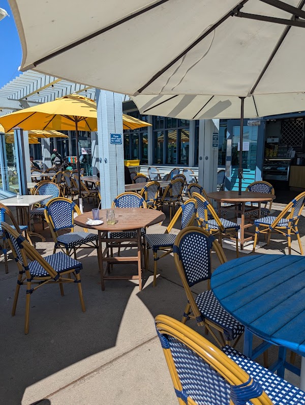 Shoreline Lake American Bistro 5