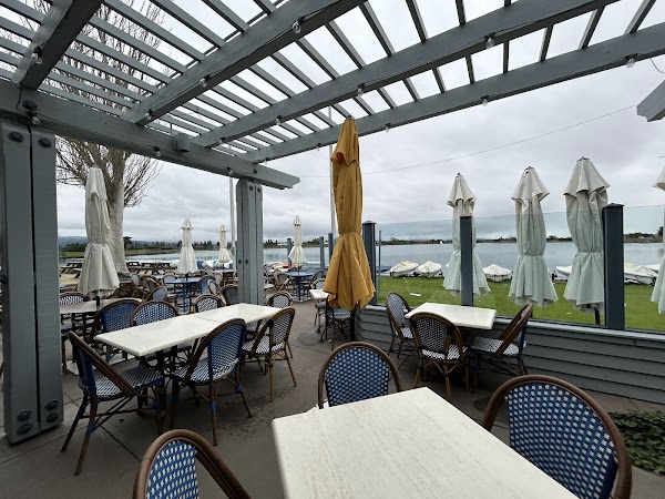 Shoreline Lake American Bistro 2