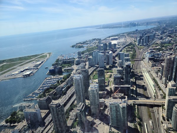 Toronto's Urban Symphony: A Full-Day Exploration of Iconic Landmarks 3